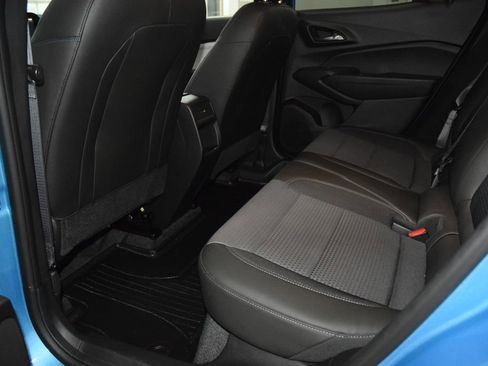 Used 2025 Chevrolet Trax LT w/ Driver Confidence Package FWD image 39