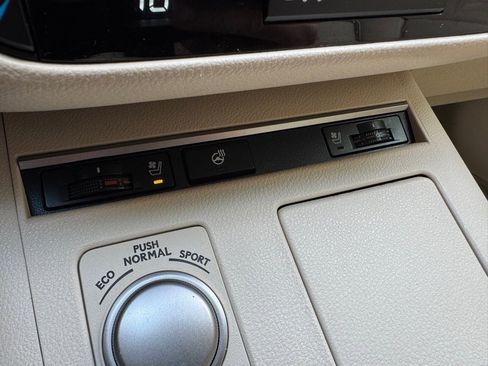 Used 2015 Lexus ES 350 w/ Premium Package image 19