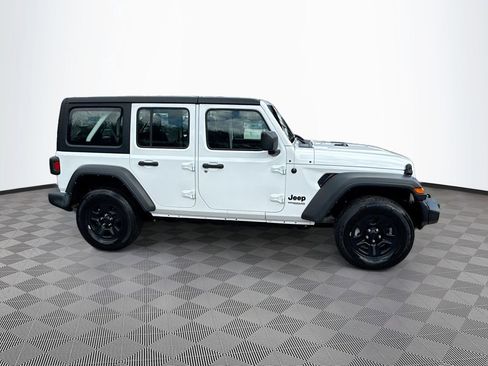 Used 2022 Jeep Wrangler Unlimited Sport image 5
