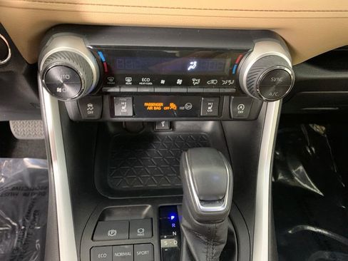 Used 2021 Toyota RAV4 XLE Premium AWD/4WD image 25