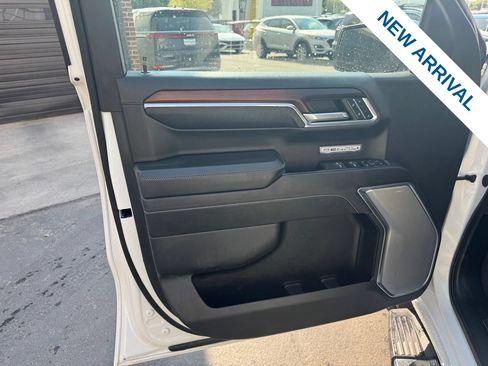 Used 2024 GMC Sierra 1500 Denali w/ Technology Package AWD/4WD image 17