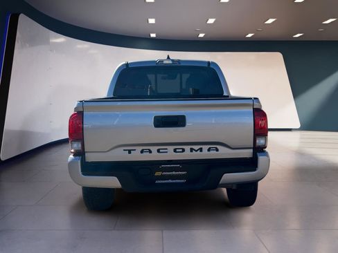 Used 2022 Toyota Tacoma SR image 4