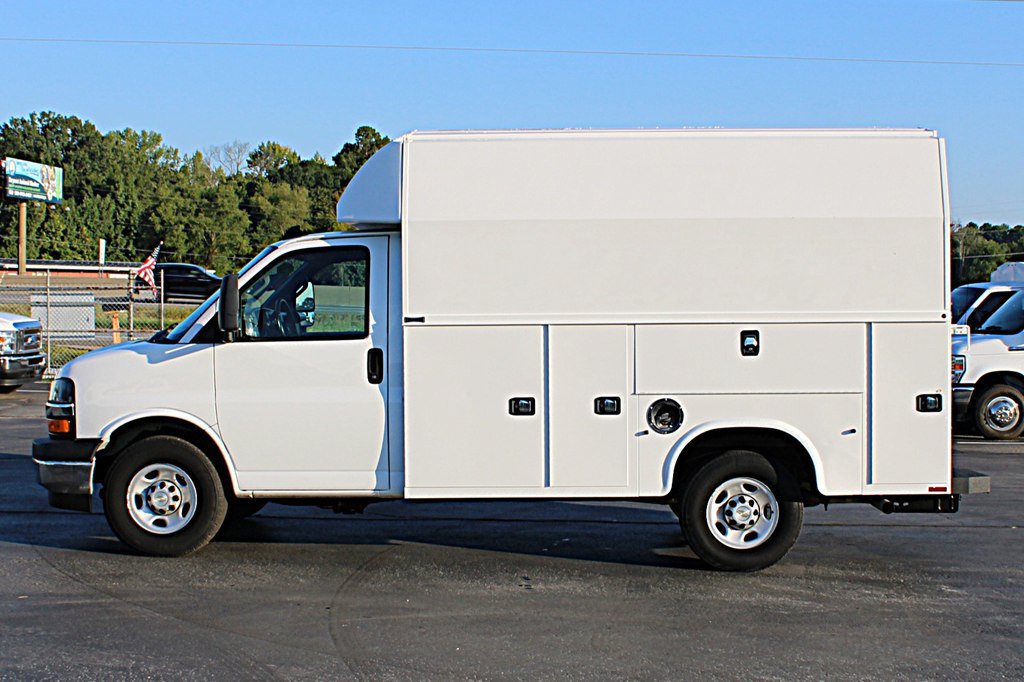 Used 2022 Chevrolet Express 3500 w/ Power Convenience Package RWD image 6
