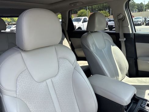 Used 2022 Kia Sorento EX w/ Panoramic Sunroof Package FWD image 28