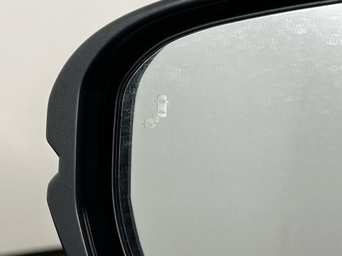 Used 2025 Honda CR-V EX-L image 16