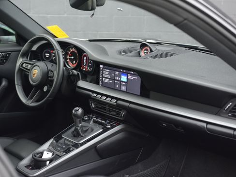 Certified 2020 Porsche 911 Carrera S RWD image 28
