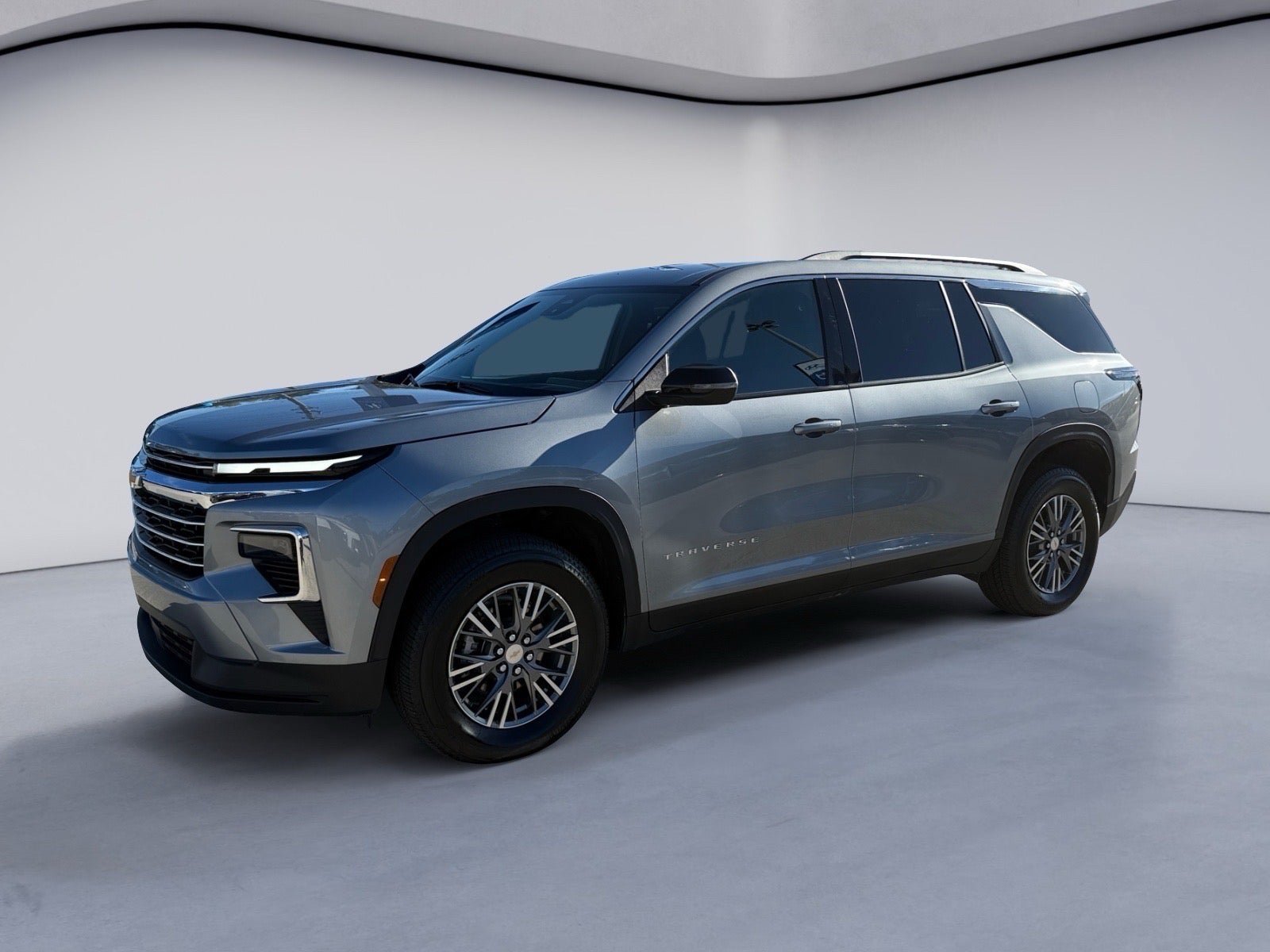 Used 2026 Chevrolet Traverse LT FWD image 1