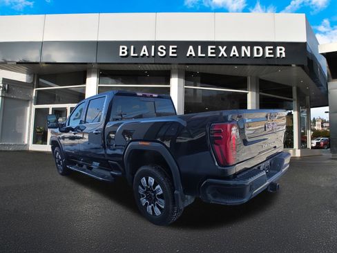 Used 2024 GMC Sierra 2500 Denali w/ Denali Reserve Package image 8