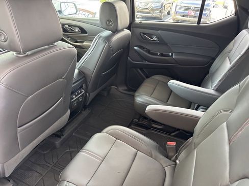 Used 2023 Chevrolet Traverse RS image 13