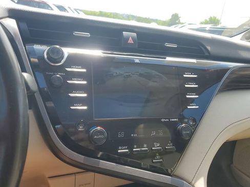 Used 2020 Toyota Camry XLE w/ Navigation Package FWD image 27