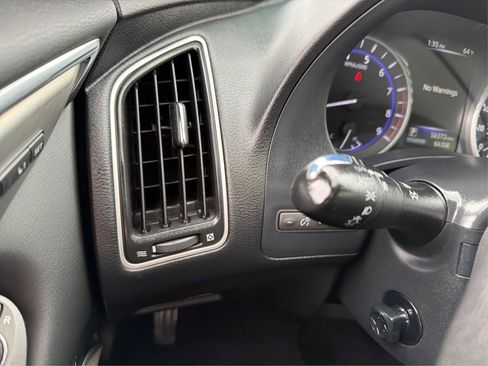 Used 2017 INFINITI Q60 3.0t w/ Premium Plus Package 3.0T image 17