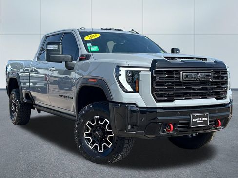 Used 2025 GMC Sierra 2500 AT4X AWD/4WD image 35