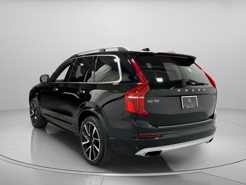 Used 2018 Volvo XC90 T6 Momentum w/ Convenience Package image 3
