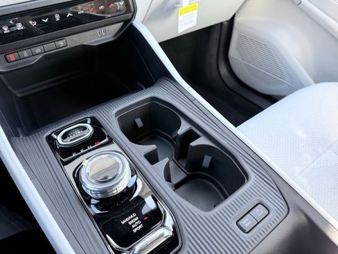 New 2026 Jeep Cherokee Laredo image 16