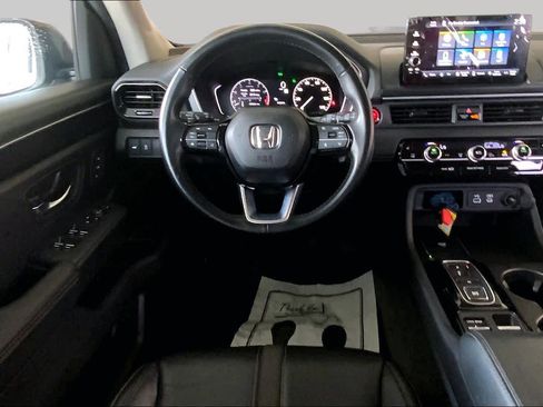 Used 2025 Honda Pilot EX-L image 6