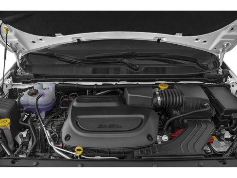 Used 2023 Chrysler Pacifica Limited FWD image 8