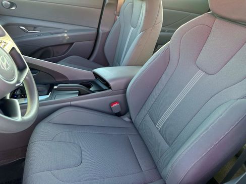 Used 2024 Hyundai Elantra SE image 20