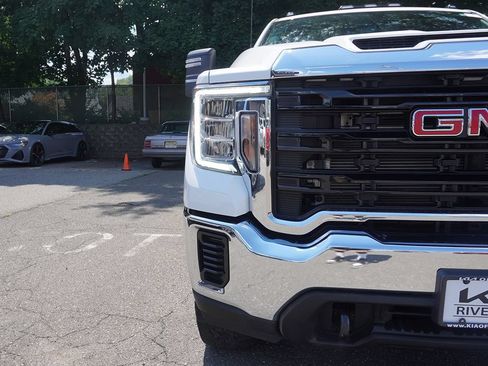 Used 2023 GMC Sierra 2500 Pro w/ Convenience Package AWD/4WD image 9