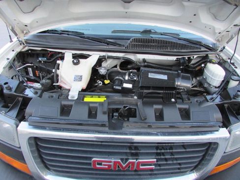 Used 2018 GMC Savana 2500 w/ Driver Convenience Package image 25