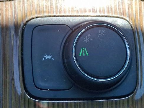 Certified 2023 GMC Acadia SLE FWD image 23