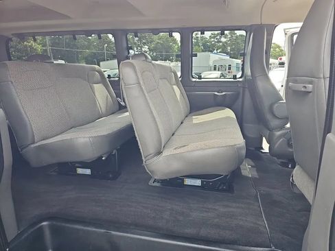 Used 2019 Chevrolet Express 3500 LS RWD image 15