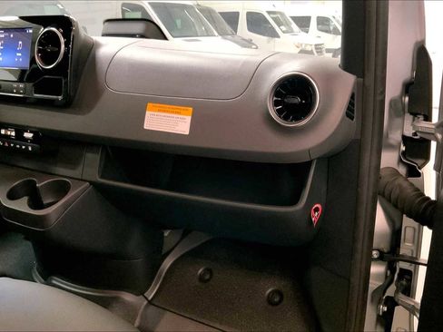 New 2025 Mercedes-Benz Sprinter 2500 image 25