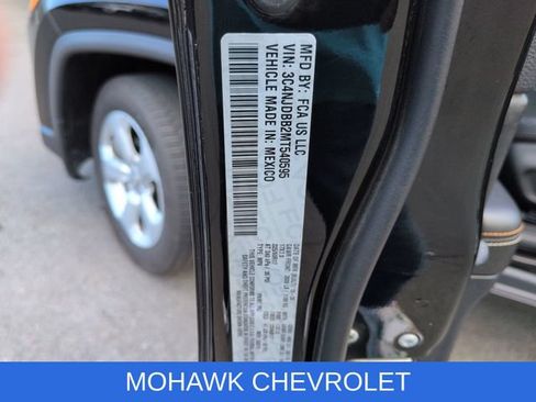 Used 2021 Jeep Compass Latitude w/ Convenience Group AWD/4WD image 31