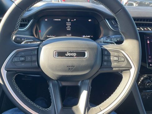 New 2025 Jeep Grand Cherokee L Laredo image 22