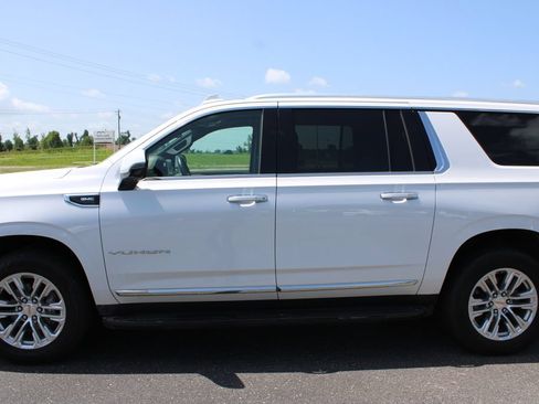 Used 2022 GMC Yukon XL SLT w/ SLT Premium Package RWD image 6