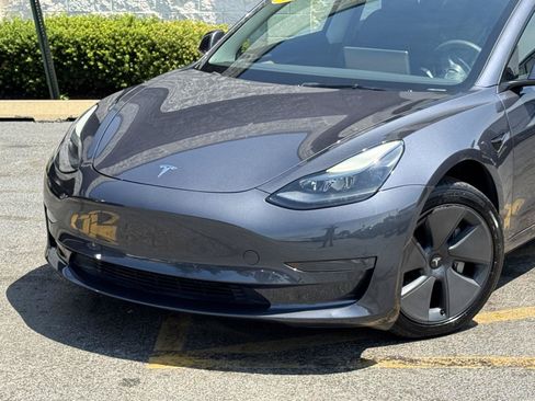 Used 2023 Tesla Model 3 Standard Range RWD image 4