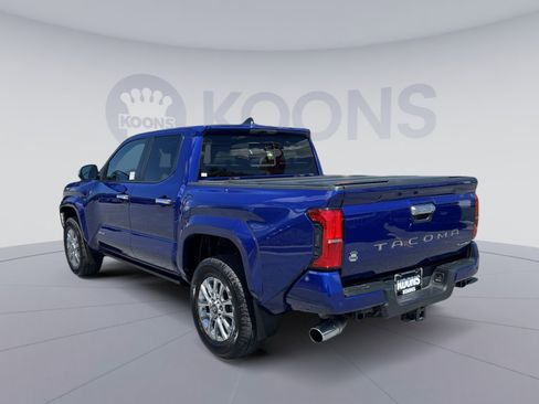 Used 2025 Toyota Tacoma Limited AWD/4WD image 4