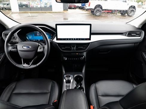 Used 2024 Ford Escape Platinum image 8