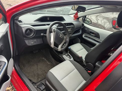 Used 2013 Toyota Prius C Two image 5