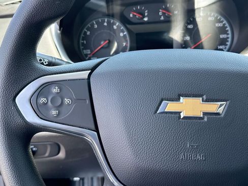 Used 2021 Chevrolet Traverse LS FWD image 17