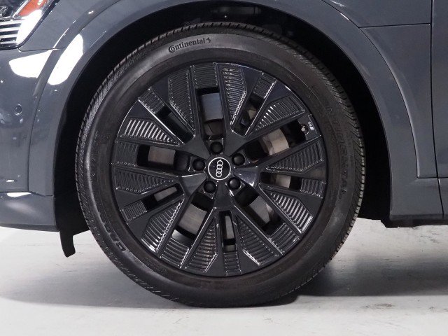 Used 2024 Audi Q8 e-tron Prestige AWD/4WD image 55