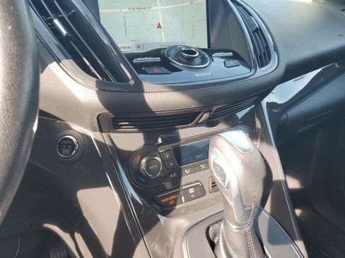 Used 2016 Ford Escape Titanium image 19