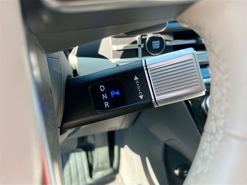 Used 2024 Hyundai Santa Fe SE image 16