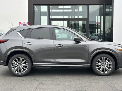 New 2025 MAZDA CX-5 Signature image 4