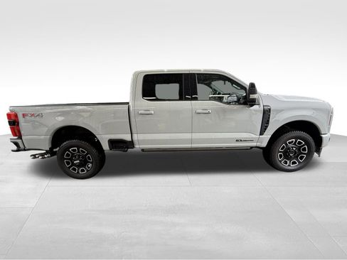 Used 2025 Ford F350 Platinum w/ FX4 Off-Road Package image 4