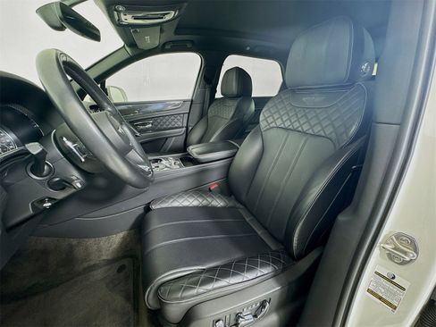 Certified 2019 Bentley Bentayga image 2