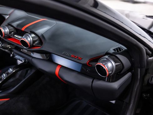 Used 2021 Ferrari 812 GTS RWD image 33