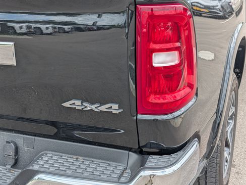 Used 2025 RAM 1500 Laramie AWD/4WD image 17