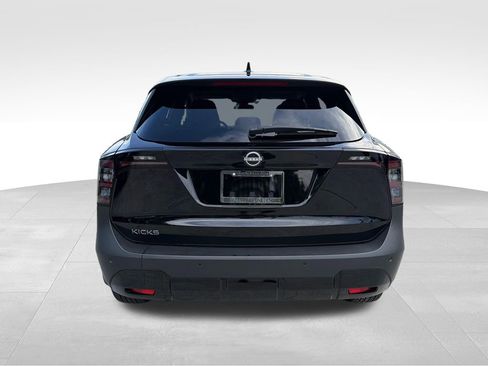 Used 2025 Nissan Kicks SV FWD image 6