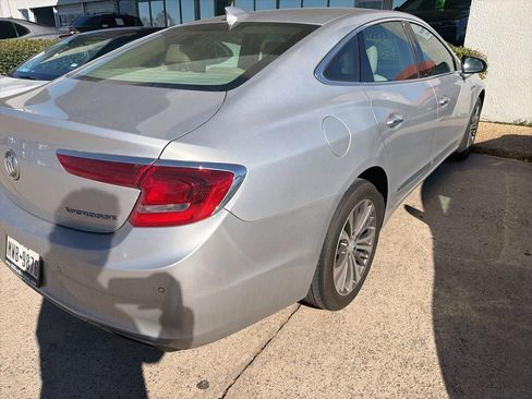 Used 2019 Buick LaCrosse Preferred image 3