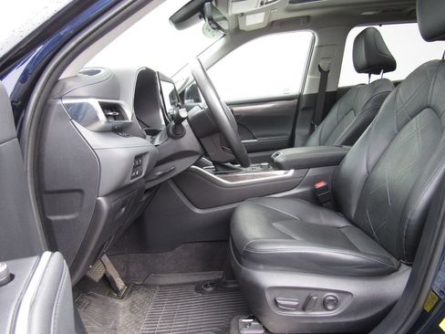 Used 2023 Toyota Highlander Platinum AWD/4WD image 11