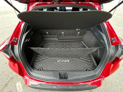 Used 2020 Toyota C-HR XLE FWD image 46