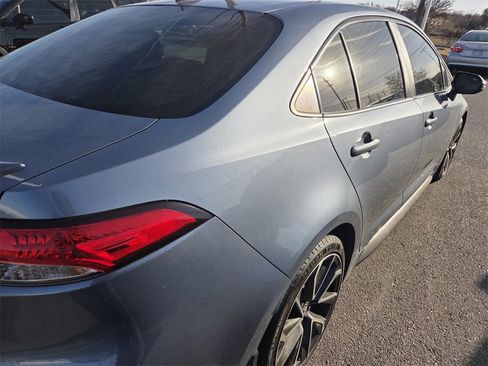 Used 2020 Toyota Corolla SE w/ SE Premium Package image 7