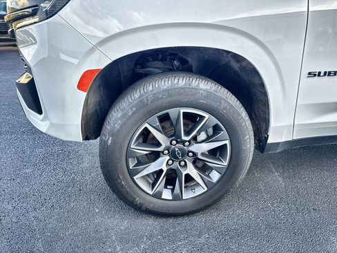 Used 2021 Chevrolet Suburban Z71 w/ Z71 Off-Road Package AWD/4WD image 10