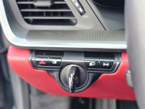 Used 2021 Porsche 911 Turbo S image 21