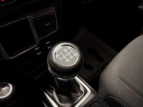 Used 2018 Jeep Wrangler Unlimited Sport AWD/4WD image 34